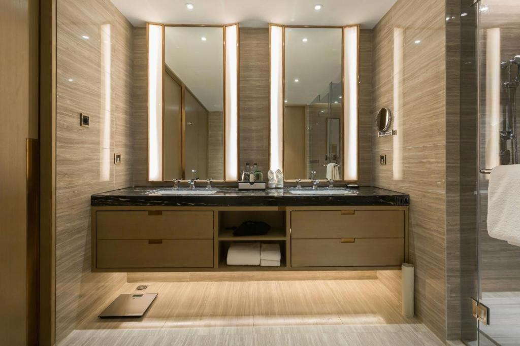 The Qube Hotel Jingzhou Exterior photo