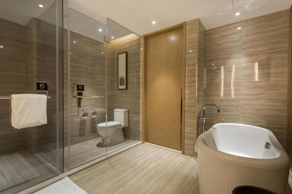The Qube Hotel Jingzhou Exterior photo