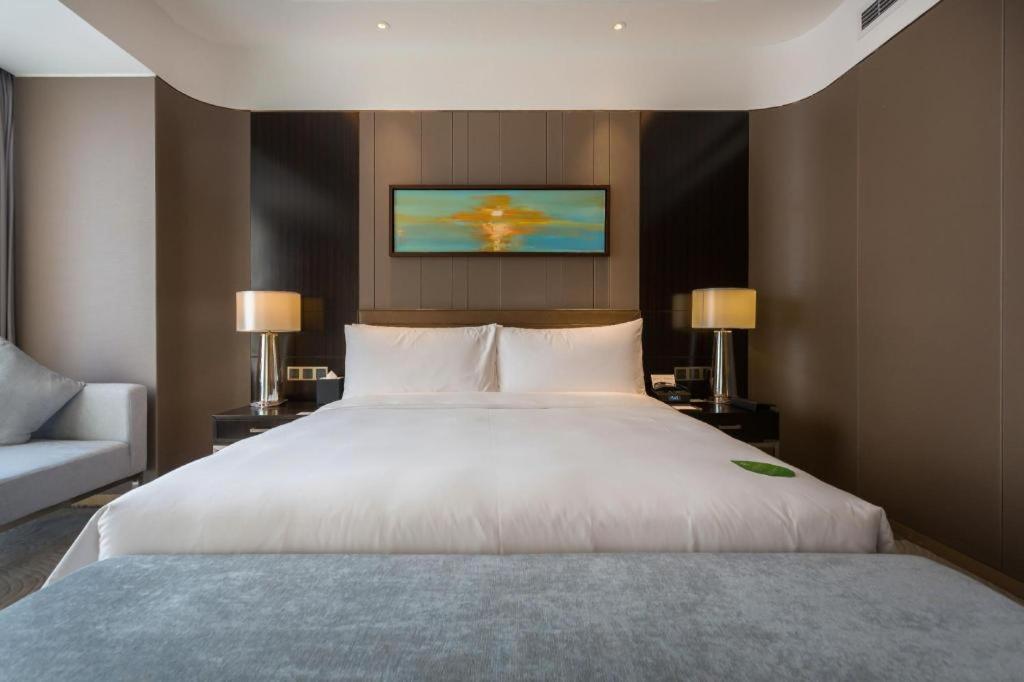 The Qube Hotel Jingzhou Exterior photo